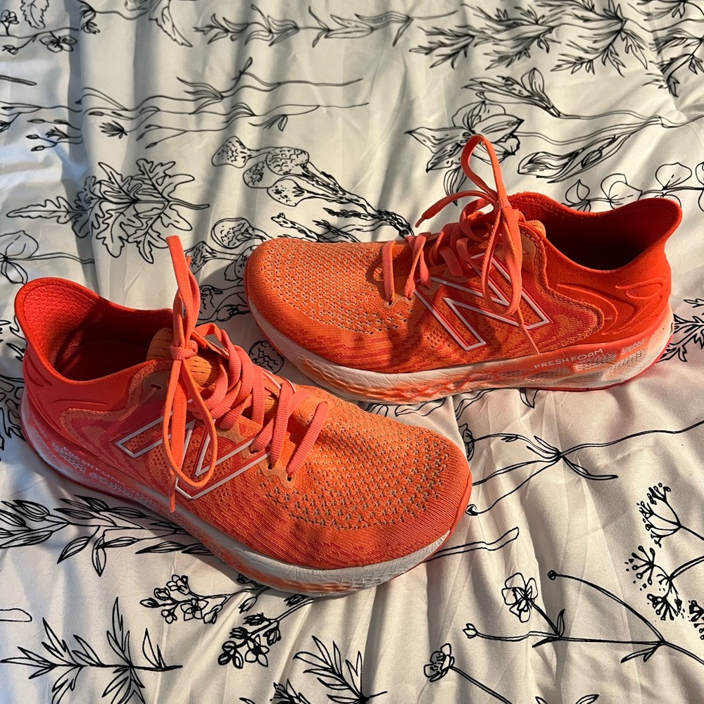 GUC ombré Bright Orange Fresh Foam New Balance Sneakers